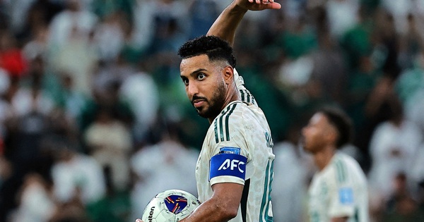 J88 cược bóng đá: Trọng tài Saudi Arabia vs Uruguay mặc áo hồng – Ý nghĩa đặc biệt và cách xem trực tiếp - hình ảnh - j88slot.vip
