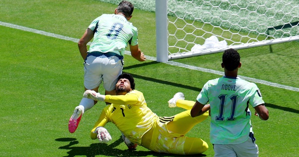 Tranh cãi quả phạt đền đầu tiên tại World Cup 2026: VAR bỏ qua lỗi việt vị của Thụy Sĩ? - hình ảnh - j88slot.vip Tranh cãi quả phạt đền đầu tiên tại World Cup 2026: VAR bỏ qua lỗi việt vị của Thụy Sĩ? - hình ảnh - j88slot.vip