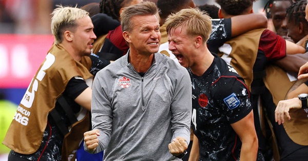 Người hùng phút bù giờ đưa Canada vào vòng 16 đội World Cup 2026, Jesse Marsch gây tranh cãi - hình ảnh - j88slot.vip Người hùng phút bù giờ đưa Canada vào vòng 16 đội World Cup 2026, Jesse Marsch gây tranh cãi - hình ảnh - j88slot.vip