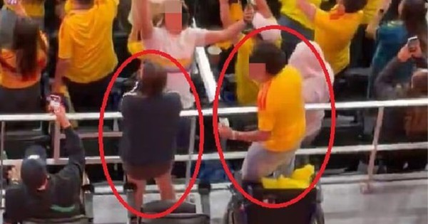 Tranh cãi khoảnh khắc CĐV Colombia bật khỏi xe lăn ăn mừng chiến thắng ở World Cup 2026 - hình ảnh - j88slot.vip Tranh cãi khoảnh khắc CĐV Colombia bật khỏi xe lăn ăn mừng chiến thắng ở World Cup 2026 - hình ảnh - j88slot.vip