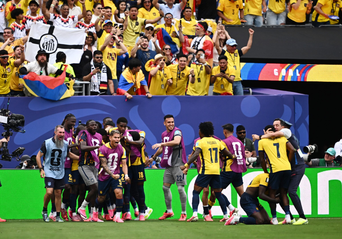 Ecuador quật ngã Đức, lách khe cửa hẹp vào vòng knock-out - hình ảnh - j88slot.vip