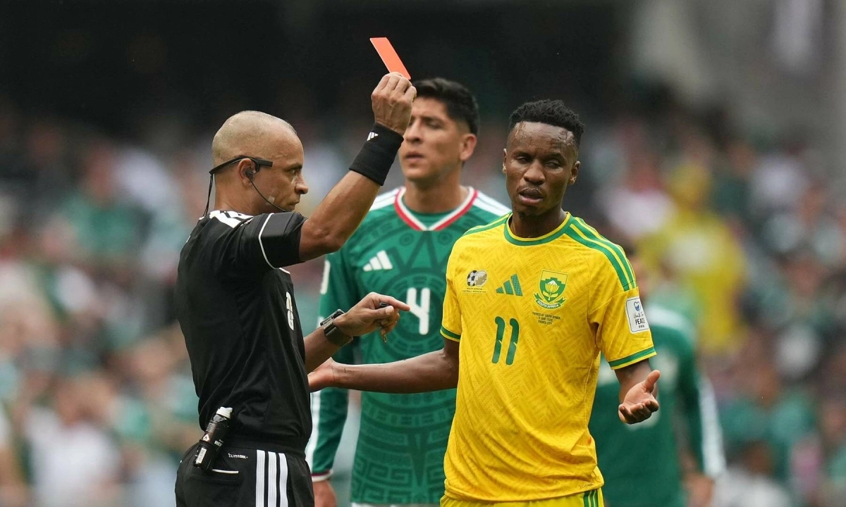 Trọng tài “lạc trôi” tiếng Anh gây tranh cãi trong trận khai mạc World Cup 2026 - hình ảnh - j88slot.vip Trọng tài “lạc trôi” tiếng Anh gây tranh cãi trong trận khai mạc World Cup 2026 - hình ảnh - j88slot.vip