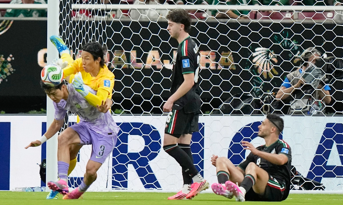 Mexico vượt qua vòng bảng World Cup 2026 nhờ sai lầm của thủ môn Hàn Quốc - hình ảnh - j88slot.vip