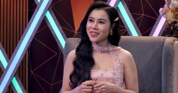 Ca sĩ Hồng Gấm tuổi 33: Kín tiếng nhưng vẫn cháy hết mình với bolero - hình ảnh - j88slot.vip