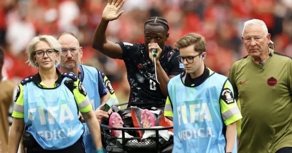 Khuyến mãi J88 và tin buồn từ World Cup: Cầu thủ Canada chia tay sớm vì gãy chân - hình ảnh - j88slot.vip Khuyến mãi J88 và tin buồn từ World Cup: Cầu thủ Canada chia tay sớm vì gãy chân - hình ảnh - j88slot.vip