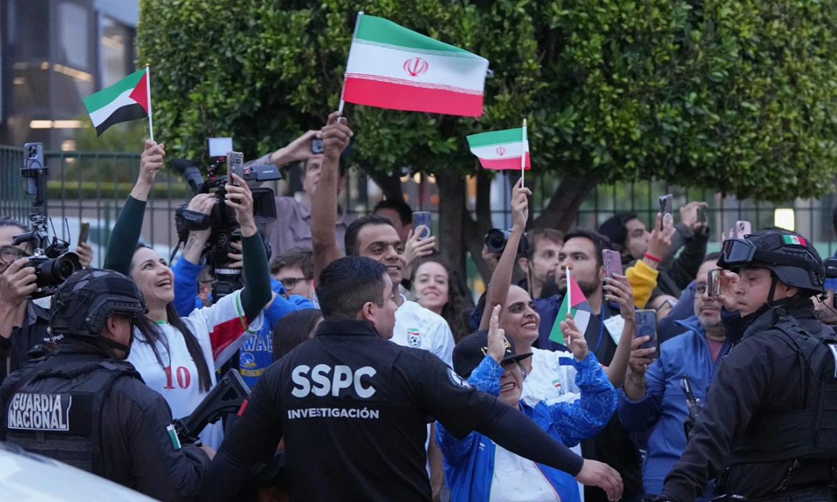 FIFA Thu Hồi Suất Vé World Cup Của CĐV Iran: Ảnh Hưởng Đến Người Hâm Mộ Toàn Cầu - hình ảnh - j88slot.vip FIFA Thu Hồi Suất Vé World Cup Của CĐV Iran: Ảnh Hưởng Đến Người Hâm Mộ Toàn Cầu - hình ảnh - j88slot.vip