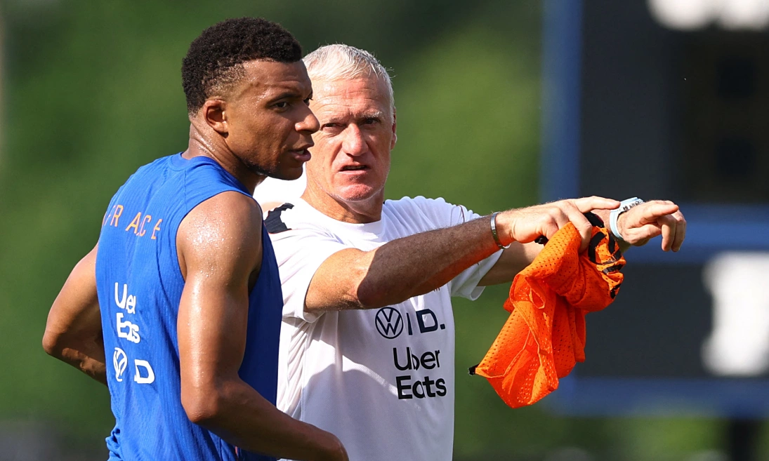 Deschamps: ‘Sự nổi tiếng không làm Mbappe thay đổi’: góc nhìn mới cho người chơi Việt - hình ảnh - j88slot.vip Deschamps: ‘Sự nổi tiếng không làm Mbappe thay đổi’: góc nhìn mới cho người chơi Việt - hình ảnh - j88slot.vip