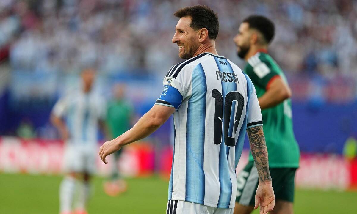 Chiến thuật đi bộ thông minh của Messi được FIFA khen ngợi tại World Cup 2026 - hình ảnh - j88slot.vip Chiến thuật đi bộ thông minh của Messi được FIFA khen ngợi tại World Cup 2026 - hình ảnh - j88slot.vip