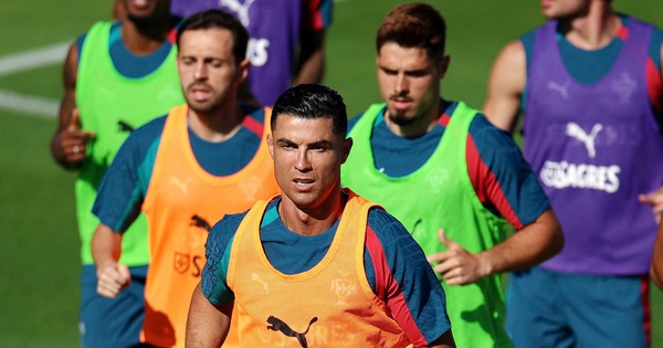 Ronaldo Bật Chế Độ Chinh Phục Cúp Vàng, Cơ Hội Cá Cược Thể Thao Uy Tín Mở Ra - hình ảnh - j88slot.vip Ronaldo Bật Chế Độ Chinh Phục Cúp Vàng, Cơ Hội Cá Cược Thể Thao Uy Tín Mở Ra - hình ảnh - j88slot.vip