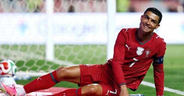 World Cup 2026: Ronaldo nín thở vì đàn em chấn thương, Bồ Đào Nha và Anh thắng vẫn lo: góc nhìn mới cho người chơi Việt - hình ảnh - j88slot.vip World Cup 2026: Ronaldo nín thở vì đàn em chấn thương, Bồ Đào Nha và Anh thắng vẫn lo: góc nhìn mới cho người chơi Việt - hình ảnh - j88slot.vip