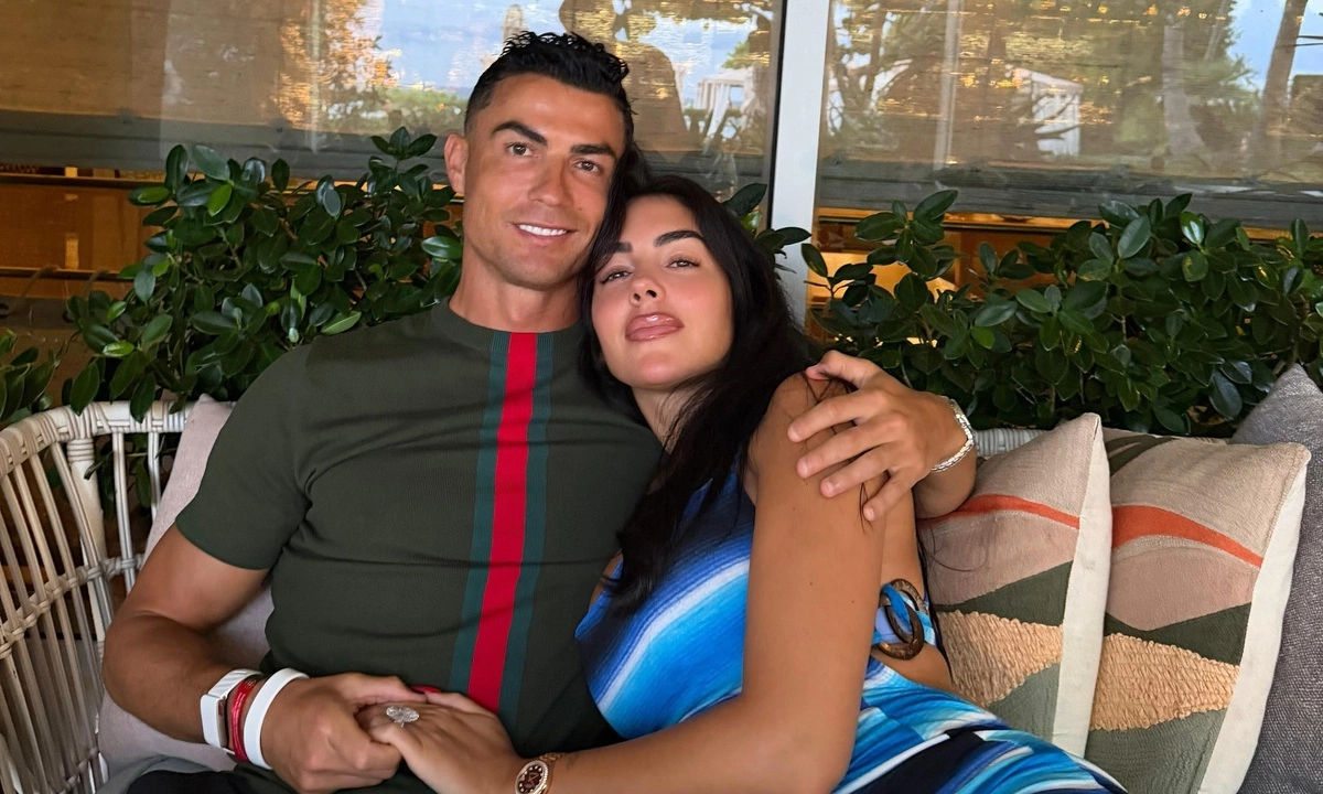 10 năm bên nhau của Ronaldo và vợ sắp cưới: Hành trình vun đắp tổ ấm đầy cảm xúc - hình ảnh - j88slot.vip 10 năm bên nhau của Ronaldo và vợ sắp cưới: Hành trình vun đắp tổ ấm đầy cảm xúc - hình ảnh - j88slot.vip