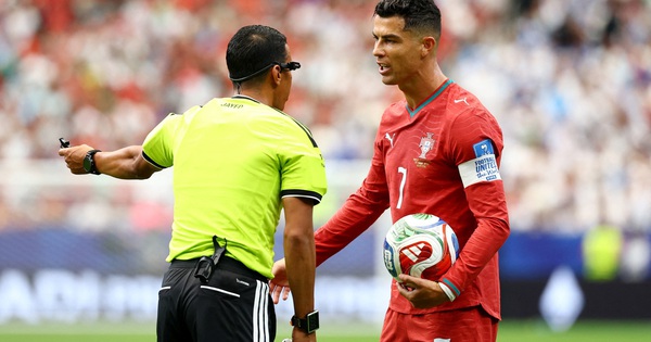 Ronaldo từ chối bình luận về Messi, J88 mang đến trải nghiệm cá cược đỉnh cao - hình ảnh - j88slot.vip