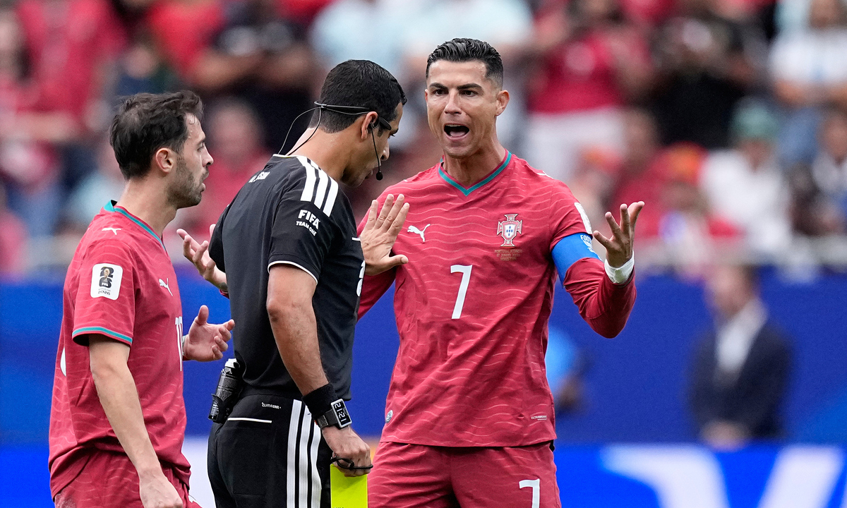 Ronaldo Bị Chấm Điểm Thấp Nhất Trận Ra Quân World Cup 2026 - hình ảnh - j88slot.vip Ronaldo Bị Chấm Điểm Thấp Nhất Trận Ra Quân World Cup 2026 - hình ảnh - j88slot.vip