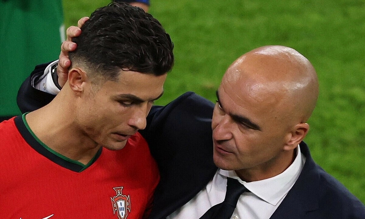 Shearer: ‘HLV Bồ Đào Nha không dám thay Ronaldo’ - hình ảnh - j88slot.vip