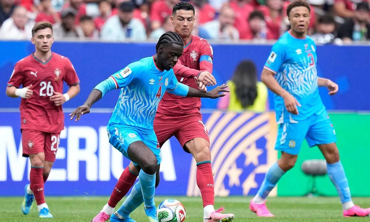 J88 Cược Bóng Đá: Conceicao Khẳng Định Không Có Nghĩa Vụ Phải Chuyền Cho Ronaldo - hình ảnh - j88slot.vip