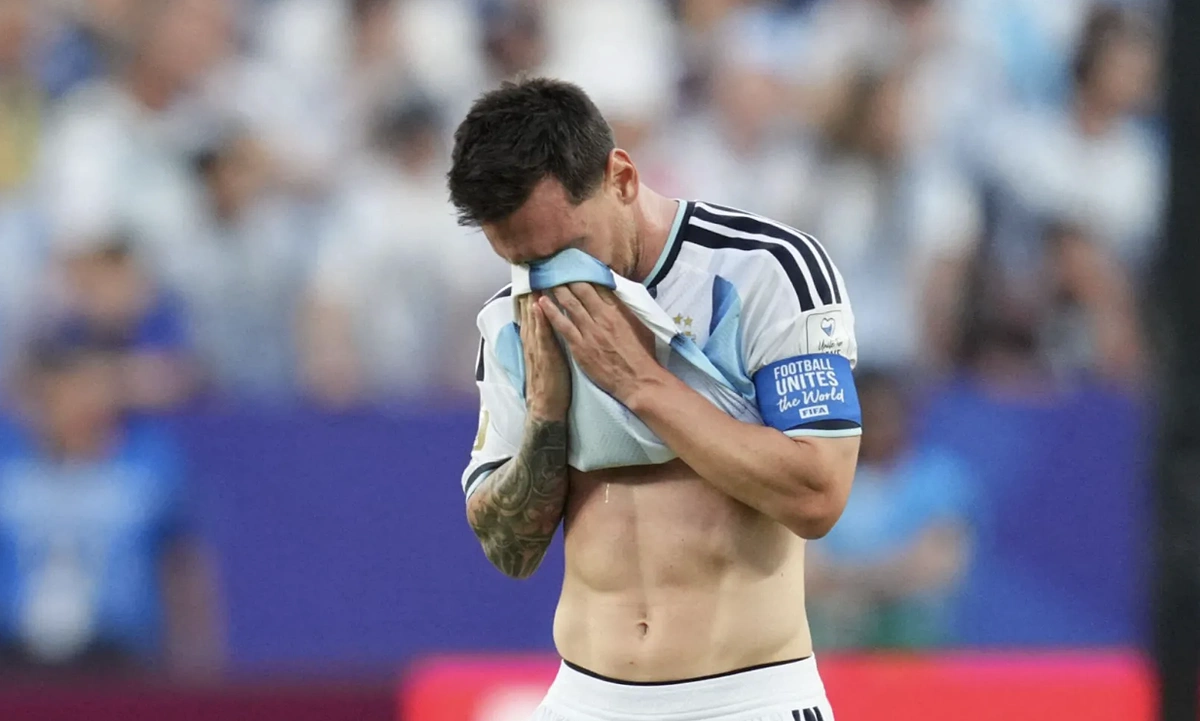 J88 Uy Tín – Cập Nhật Tin Nóng: Messi Khóc Trên Sân Vì Sức Khỏe Bố Xấu - hình ảnh - j88slot.vip J88 Uy Tín – Cập Nhật Tin Nóng: Messi Khóc Trên Sân Vì Sức Khỏe Bố Xấu - hình ảnh - j88slot.vip