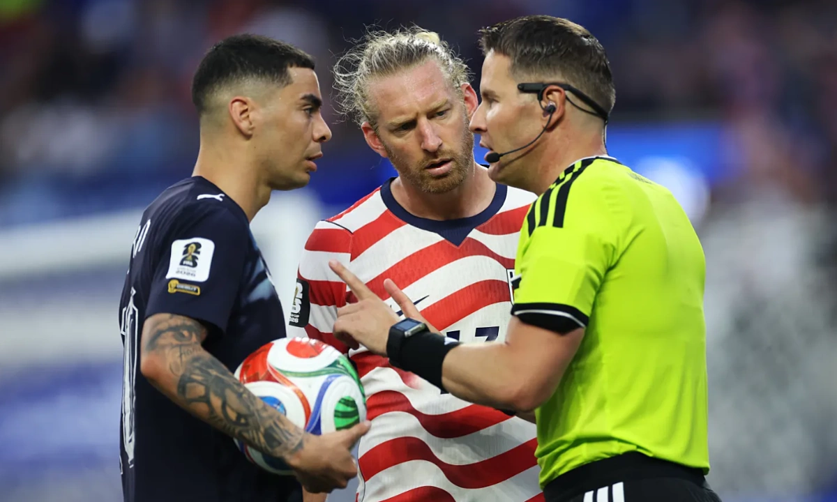 Luật VAR mới giúp thủ quân đội Mỹ tránh thẻ vàng tại World Cup 2026 - hình ảnh - j88slot.vip Luật VAR mới giúp thủ quân đội Mỹ tránh thẻ vàng tại World Cup 2026 - hình ảnh - j88slot.vip