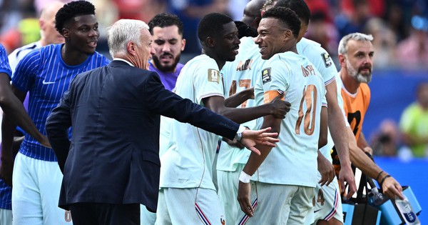 HLV Deschamps đi vào lịch sử World Cup: Mbappe – Dembele tái lập kỳ tích của Brazil: góc nhìn mới cho người chơi Việt - hình ảnh - j88slot.vip HLV Deschamps đi vào lịch sử World Cup: Mbappe – Dembele tái lập kỳ tích của Brazil: góc nhìn mới cho người chơi Việt - hình ảnh - j88slot.vip