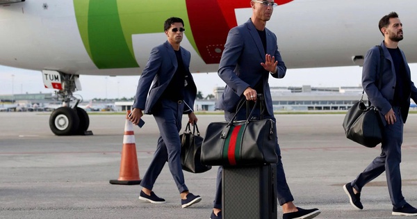 Cristiano Ronaldo bị chấm 0 điểm về thời trang tại World Cup 2026 – Fan Việt bất ngờ - hình ảnh - j88slot.vip Cristiano Ronaldo bị chấm 0 điểm về thời trang tại World Cup 2026 – Fan Việt bất ngờ - hình ảnh - j88slot.vip